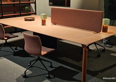 Tafel H2O van Bulo, ontworpen door Bataile & Ibens, ter ere van het 30-jarige jubileum.